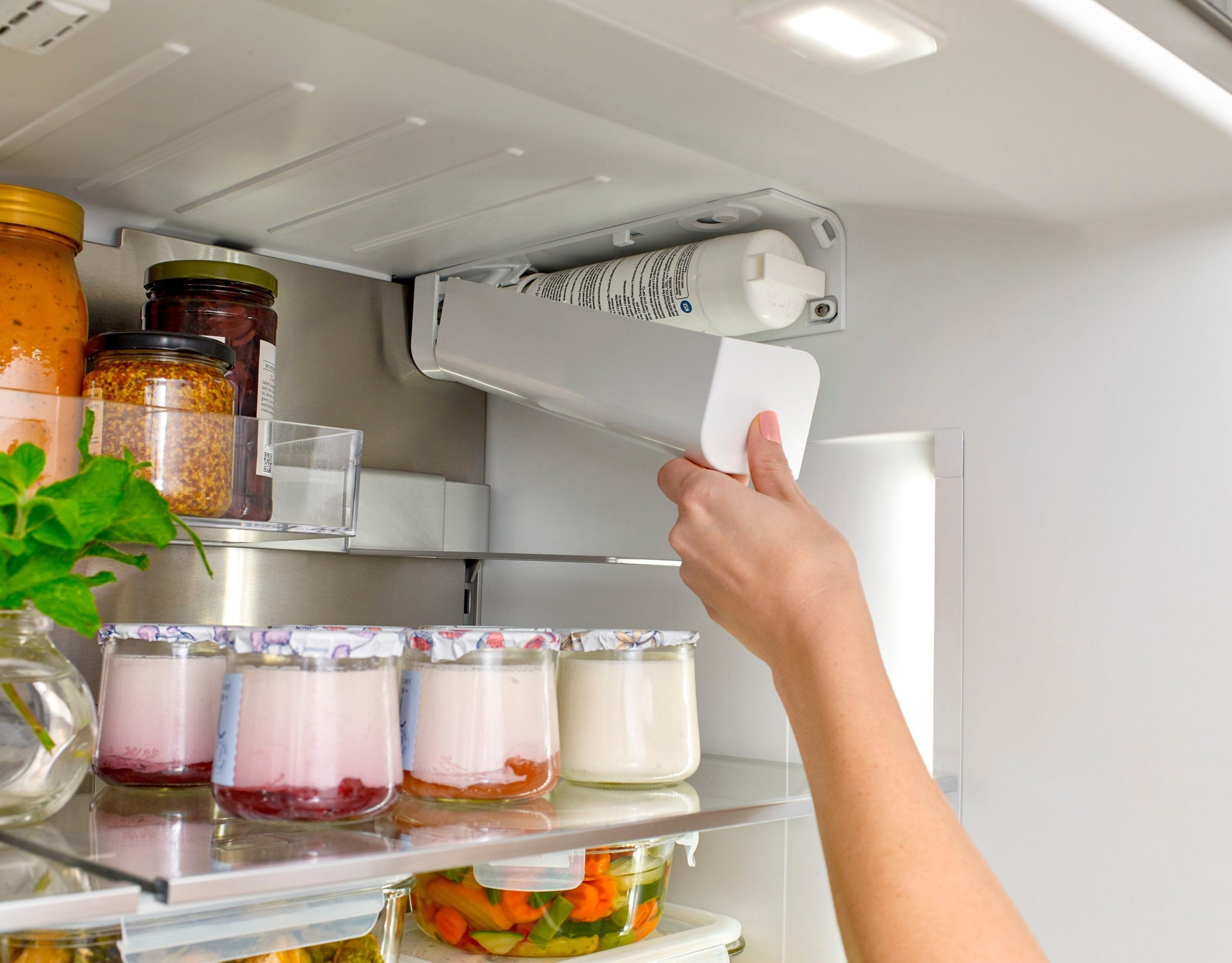 Bosch – 800 Series 21 Cu. Ft. French Door Counter-Depth Smart Refrigerator – Stainless steel - Image 10